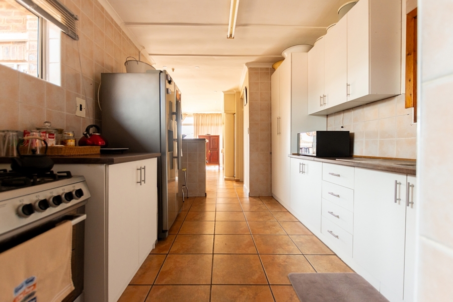 5 Bedroom Property for Sale in Vredenburg Western Cape